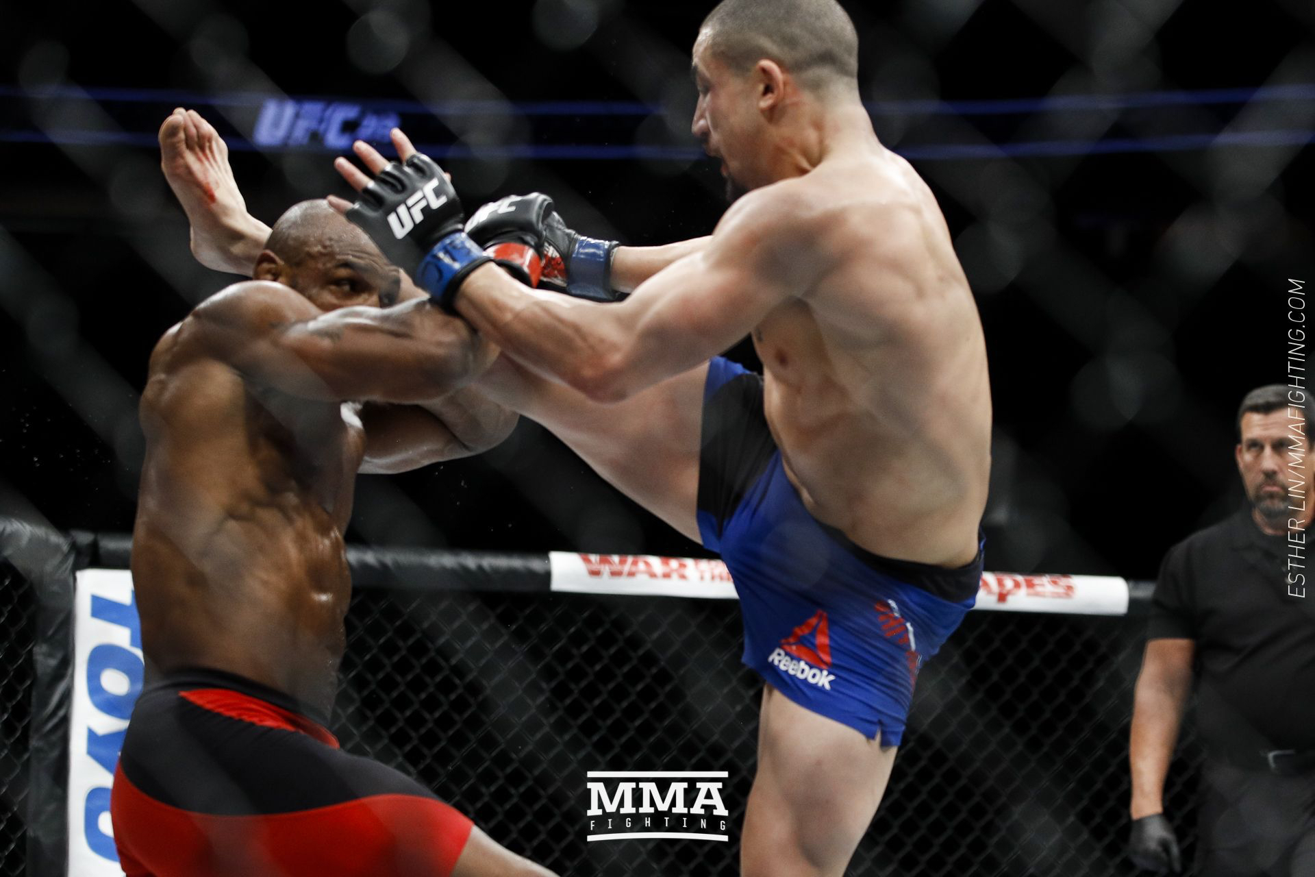 张伟丽VS闫晓楠！UFC中国双星对决背后的竞技与坚韧