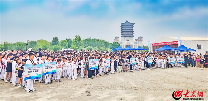 “体育+文旅”创新融合 “好运山东”2025“泰山菁英”跆拳道搏击晋级大会暨泰山区第十五届全民健身运动会圆满收官(图1)