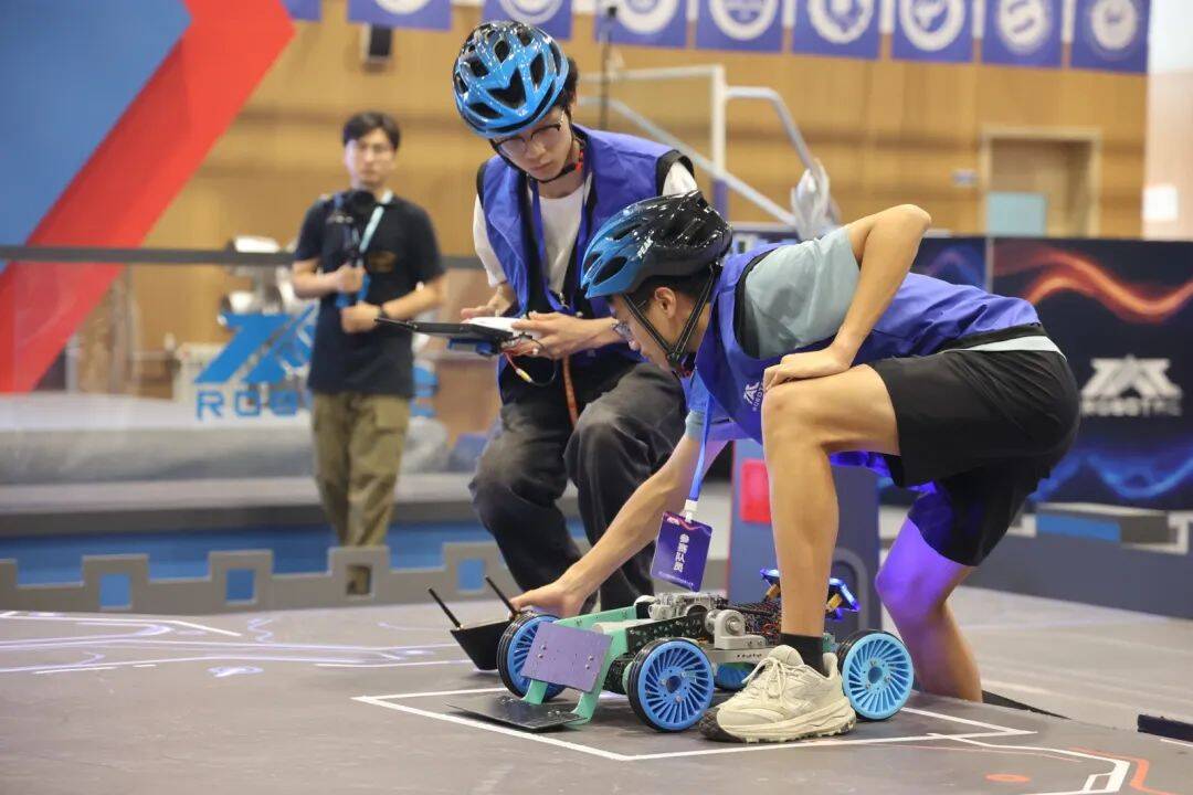 第二十四届全国大学生机器人大赛ROBOTAC在烟台市落幕(图4)