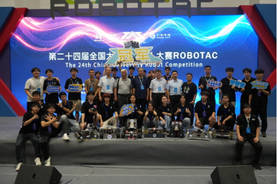 郑州铁路职业技术学院再次蝉联大学生机器ROBOTAC对抗赛总冠军(图2)