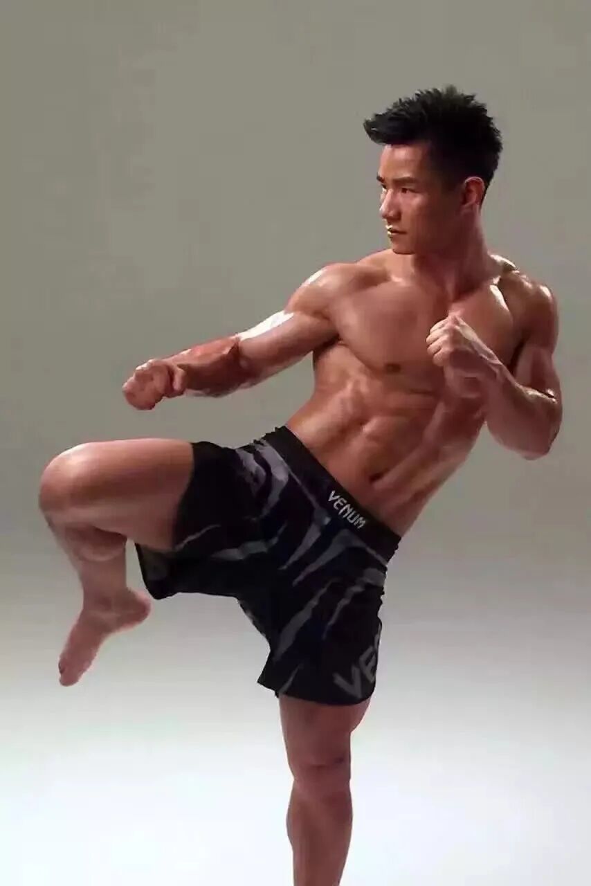 抖音粉丝突破1000万！“中华虎”杨建平领跑中国格斗新征程(图2)