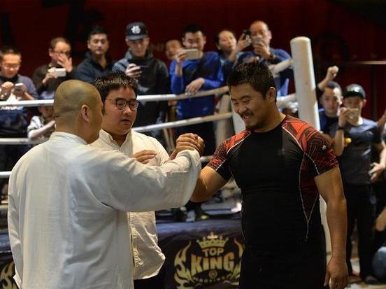 赵心童世锦赛16强战逆境突围展现新一代中国搏击未来的坚定信念(图1)