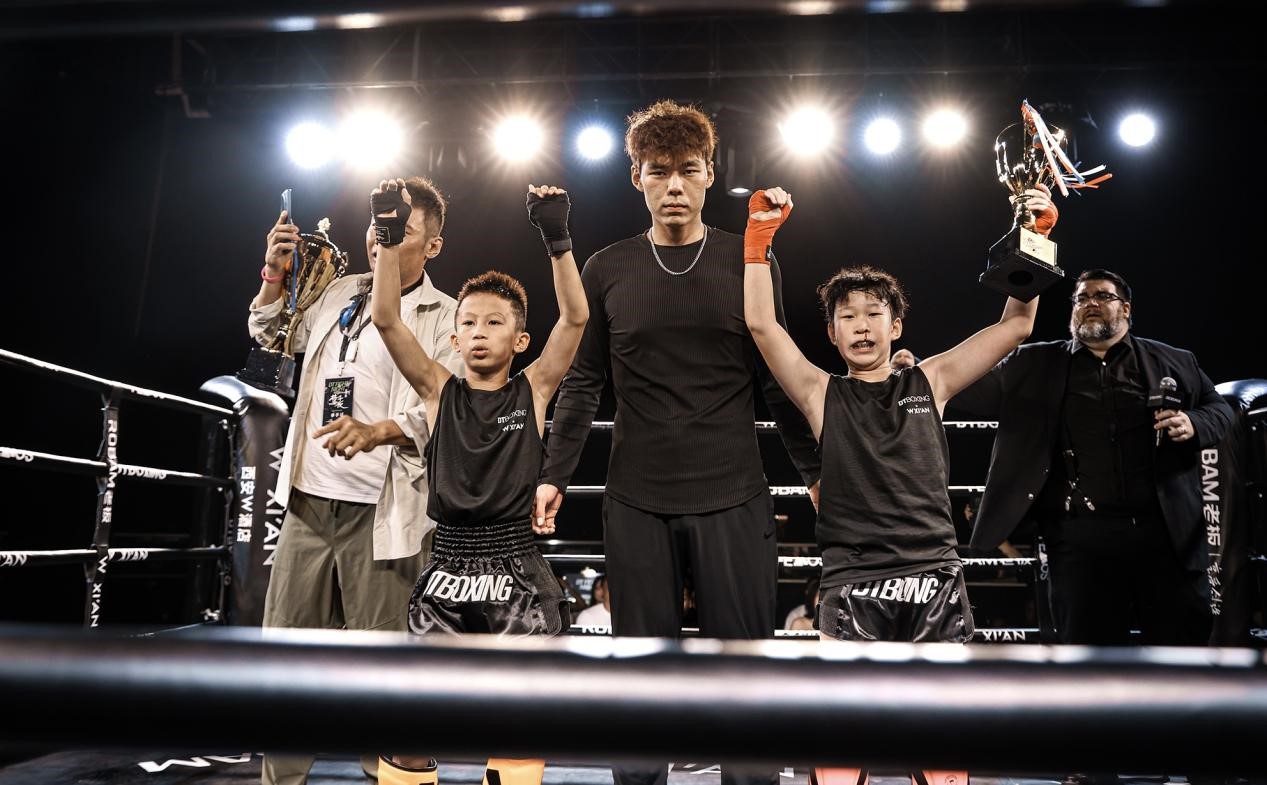 “长安之巅格斗之夜”在西安圆满落幕(图3)