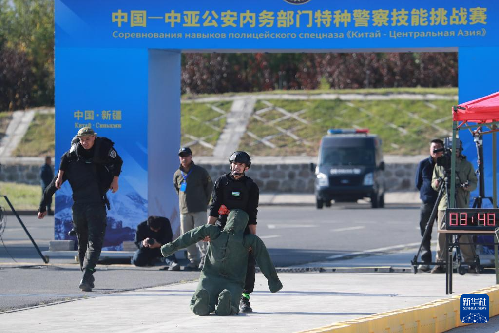 首届中国—中亚公安内务部门特种警察技能挑战赛闭幕(图2)