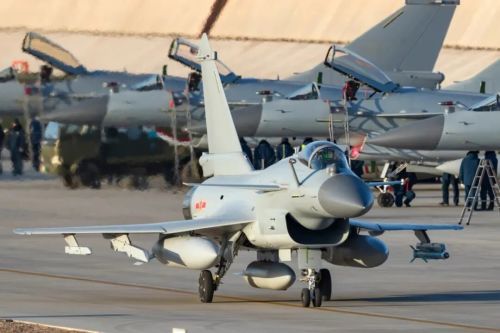 歼轰-7A型战斗轰炸机要说再见了吗？(图11)