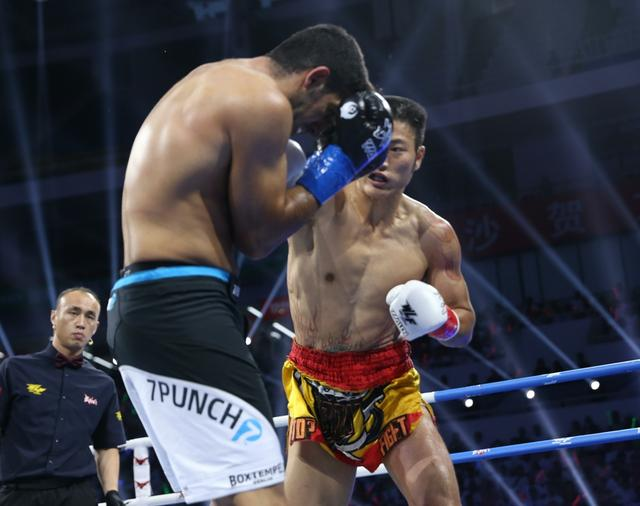 红色拳击健身运动私教易拉宝展架海报