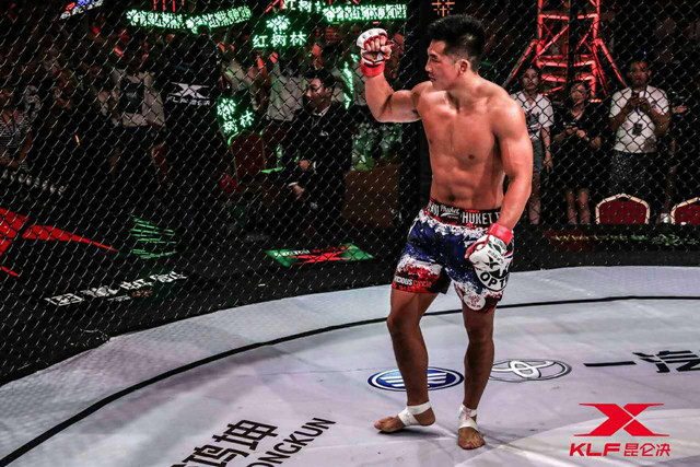 中国狠人勇夺日本KNOCKOUT无限制格斗60KG级金腰带